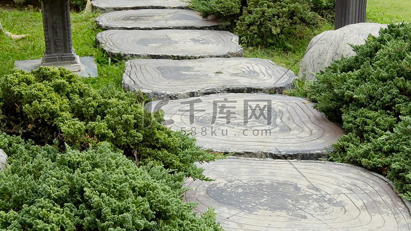 大型商场花卉租摆，如何打造绿意盎然的室内空间？**